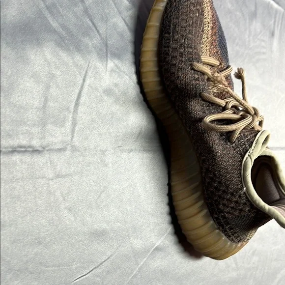 Yeezy Boost 350 v2 unisex UK size 4 brown/ blue us 4 1/2 used - Picture 12 of 16